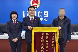 热苏斯内切被兰普泰放倒，裁判果断判罚点球